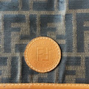 Vintage fendi crossbody strap bag
